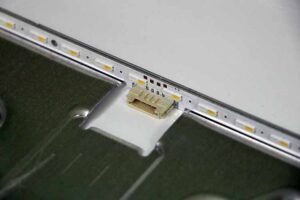 Y18_BU7100 50 BRACKET LED PCB BN61-15484A